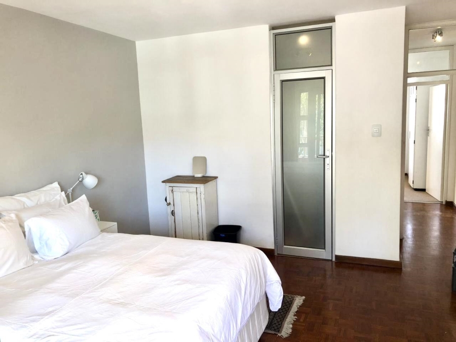 2 Bedroom Property for Sale in Sea Point Western Cape